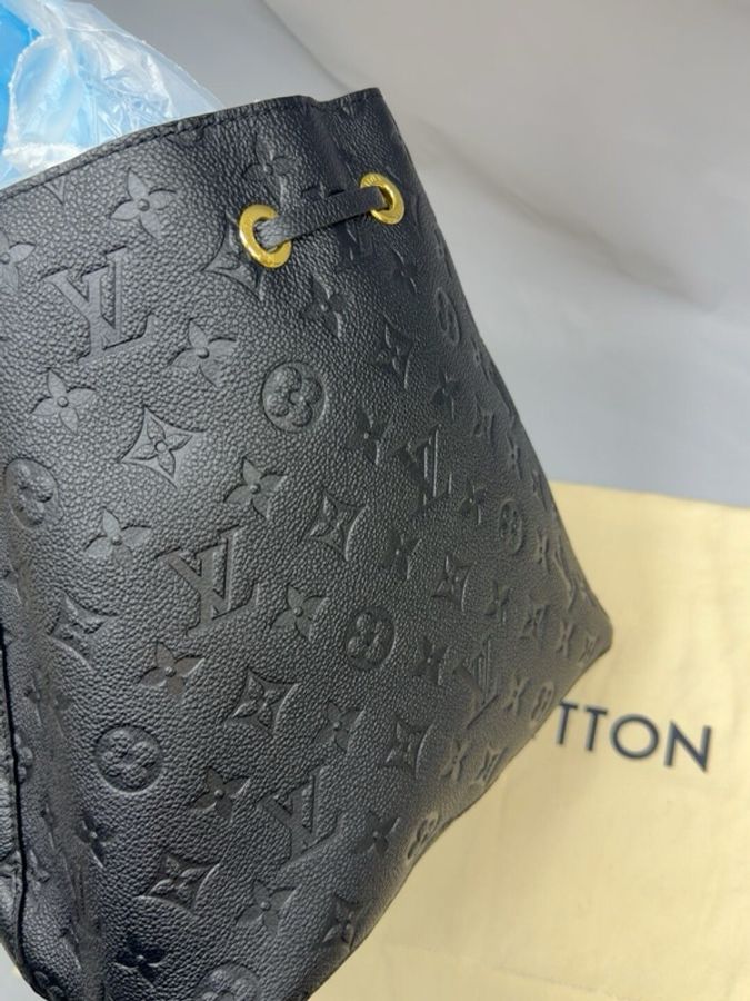 LV NeoNoe水桶包 黑色壓紋 全新未使用 帶膜-3