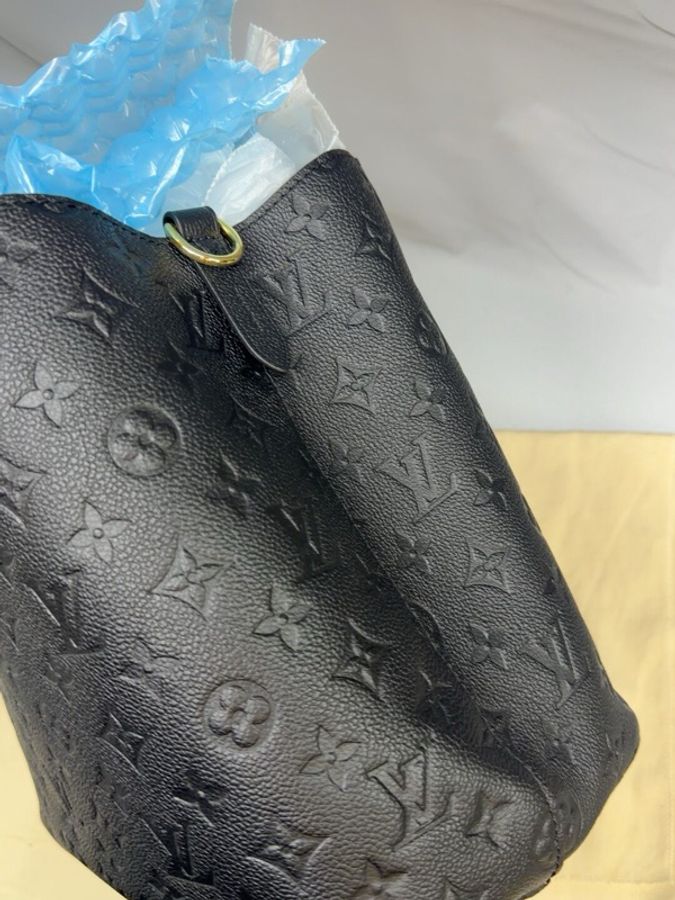 LV NeoNoe水桶包 黑色壓紋 全新未使用 帶膜-4