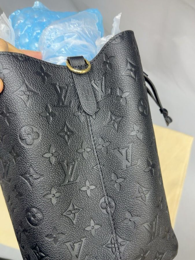 LV NeoNoe水桶包 黑色壓紋 全新未使用 帶膜-5