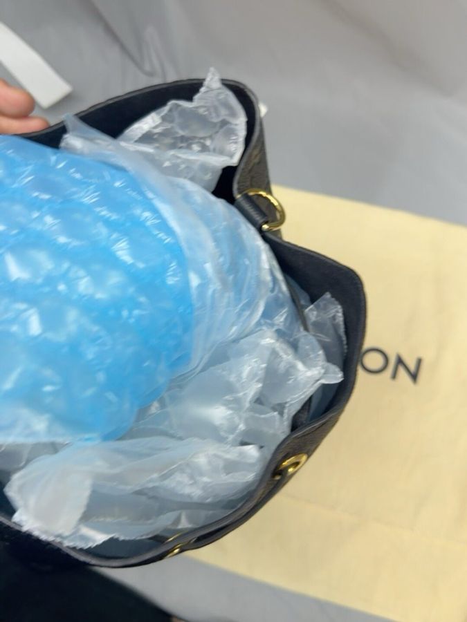 LV NeoNoe水桶包 黑色壓紋 全新未使用 帶膜-6