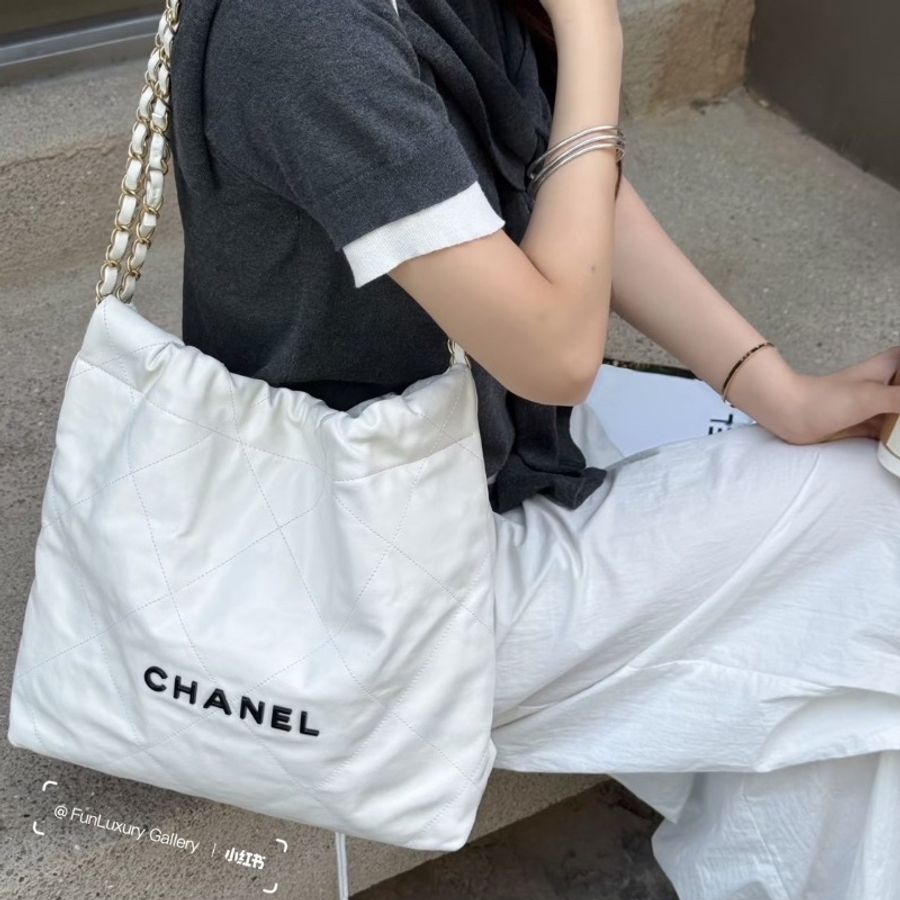 全新全配🤍#香奈兒 #22bag #白底黑字小號 #晶片款-0