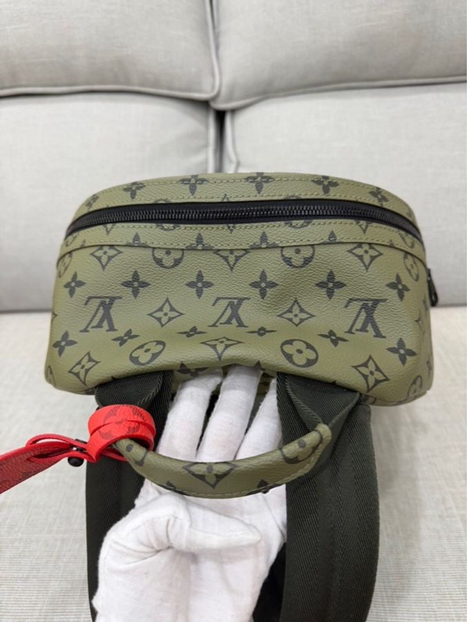 LV Discovery 雙肩包 後背包 軍綠色-16