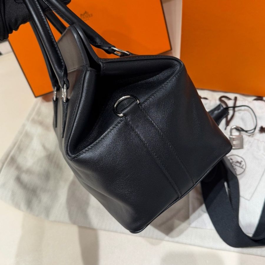 全新帶膜🖤#愛馬仕 #Toolbox20黑銀 #swift皮牛奶盒子 #手提單肩包 #全配-4
