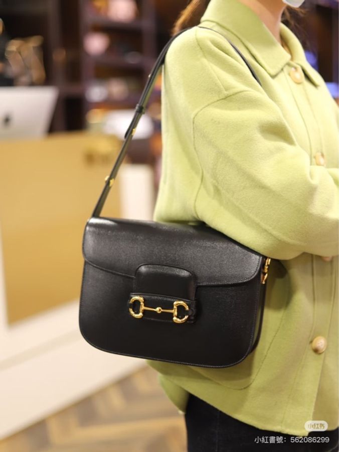Gucci 經典黑色1955系列馬銜扣斜背包-6