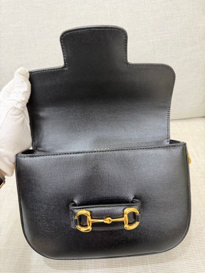Gucci 經典黑色1955系列馬銜扣斜背包-21