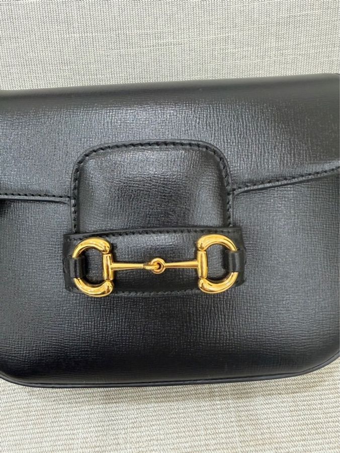 Gucci 經典黑色1955系列馬銜扣斜背包-33
