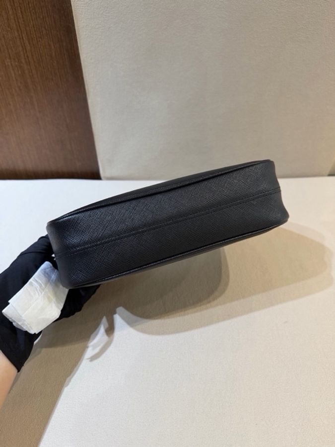 閒置 未使用 Prada/普拉達 全皮 hobo 皮肩帶可調節成單肩斜挎-3