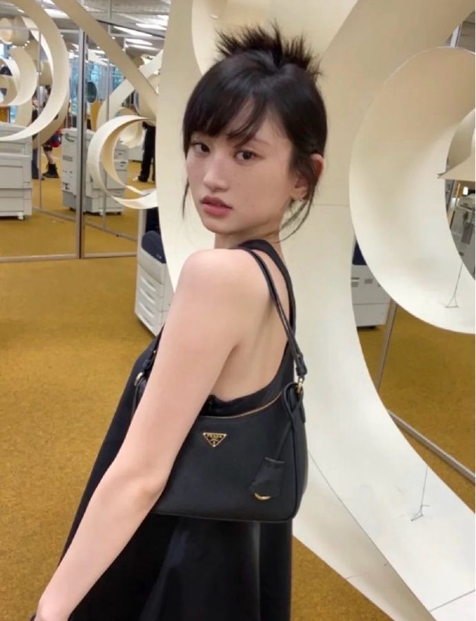 閒置 未使用 Prada/普拉達 全皮 hobo 皮肩帶可調節成單肩斜挎-7