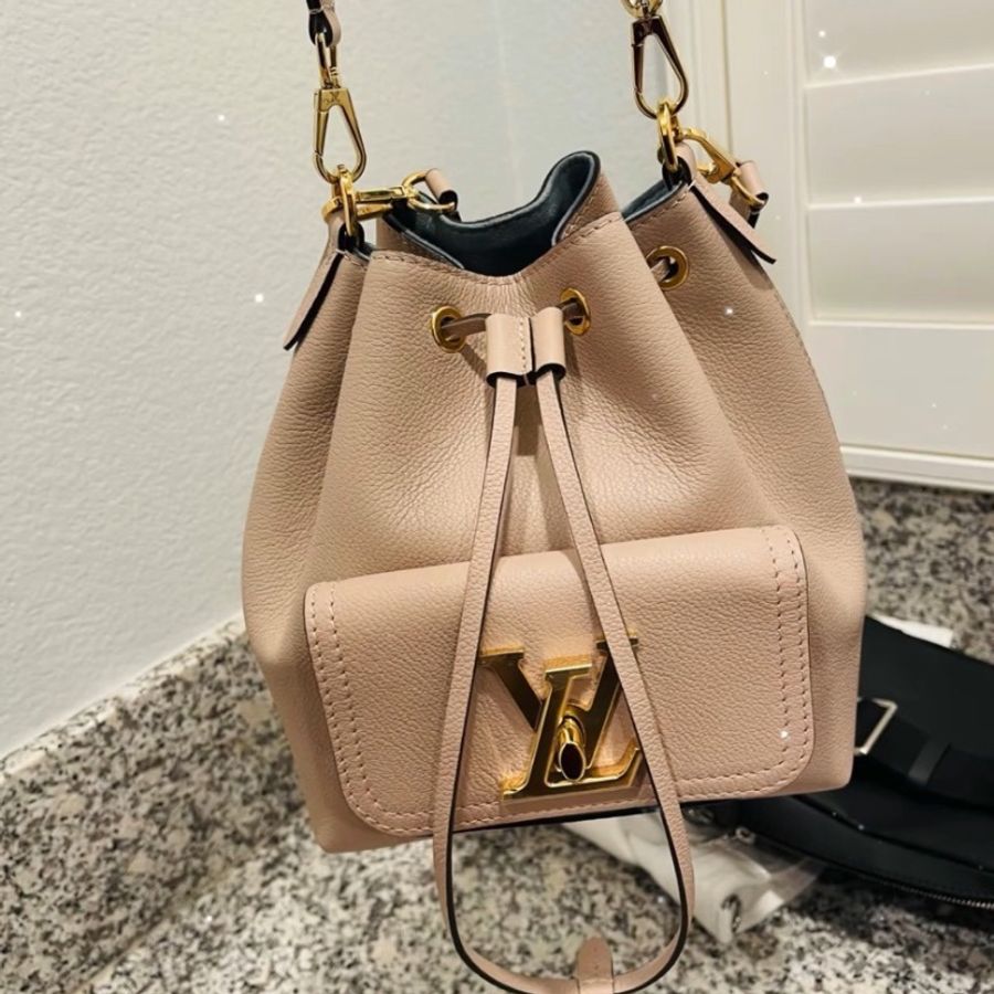98新全配🧡#Lv #lockme #卡其色牛皮水桶 #副肩帶 #盒子塵袋購證-9