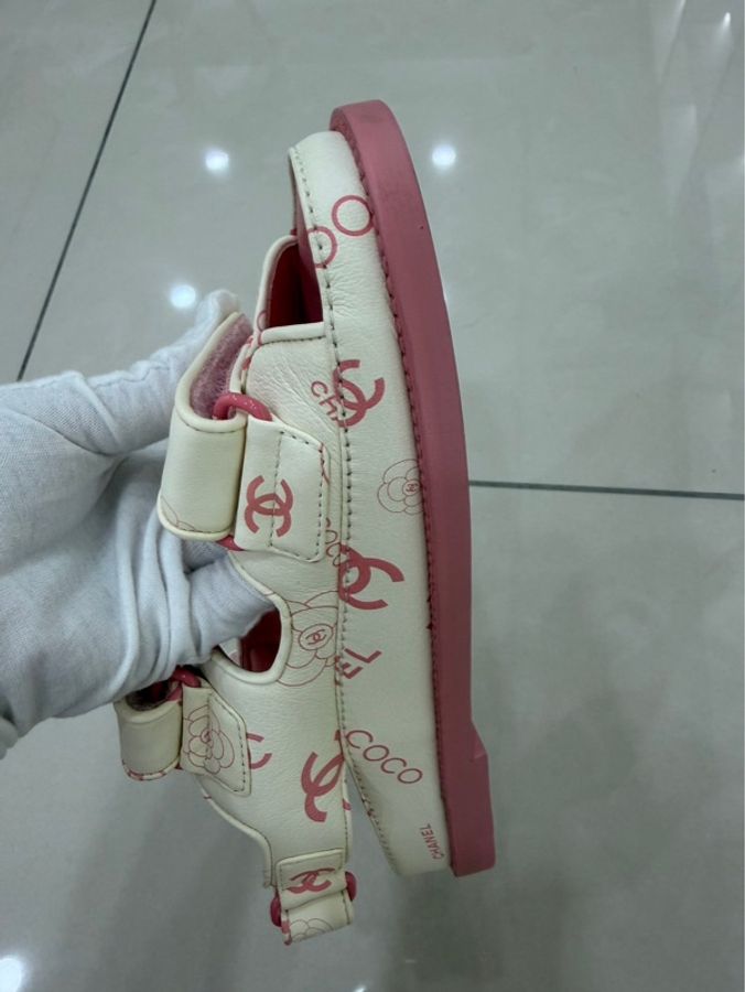 CHANEL 香奈兒經典雙C LOGOG魔術貼涼鞋 粉/白-9