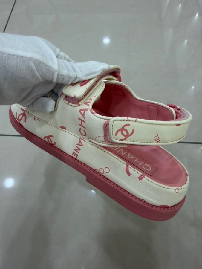 CHANEL 香奈兒經典雙C LOGOG魔術貼涼鞋 粉/白-11