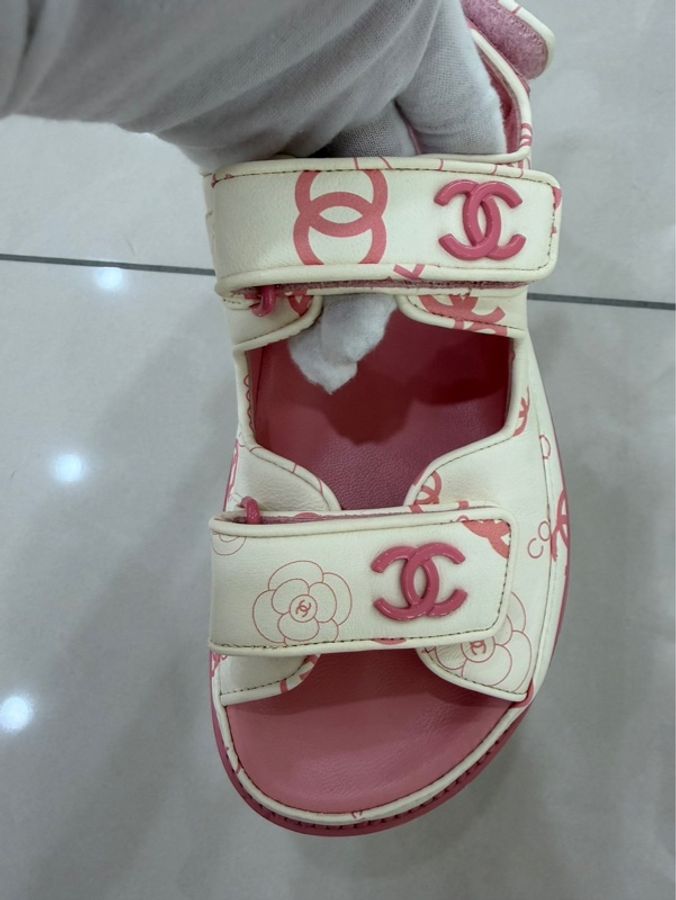 CHANEL 香奈兒經典雙C LOGOG魔術貼涼鞋 粉/白-12