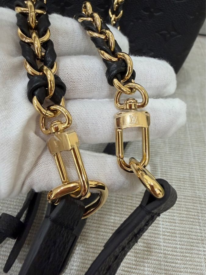 LV M47072 Backup 新款後背包黑色-18