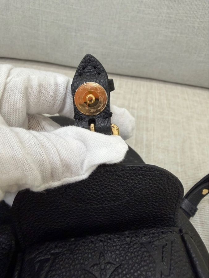 LV M47072 Backup 新款後背包黑色-24
