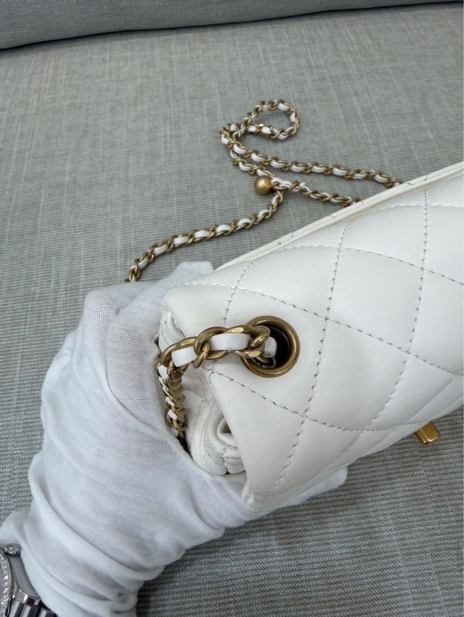 香奈兒 Chanel白色金球方胖子-21
