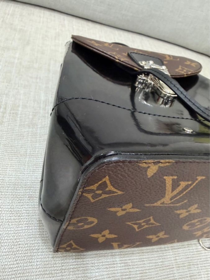 LV老花拼黑色漆皮雙肩包-9