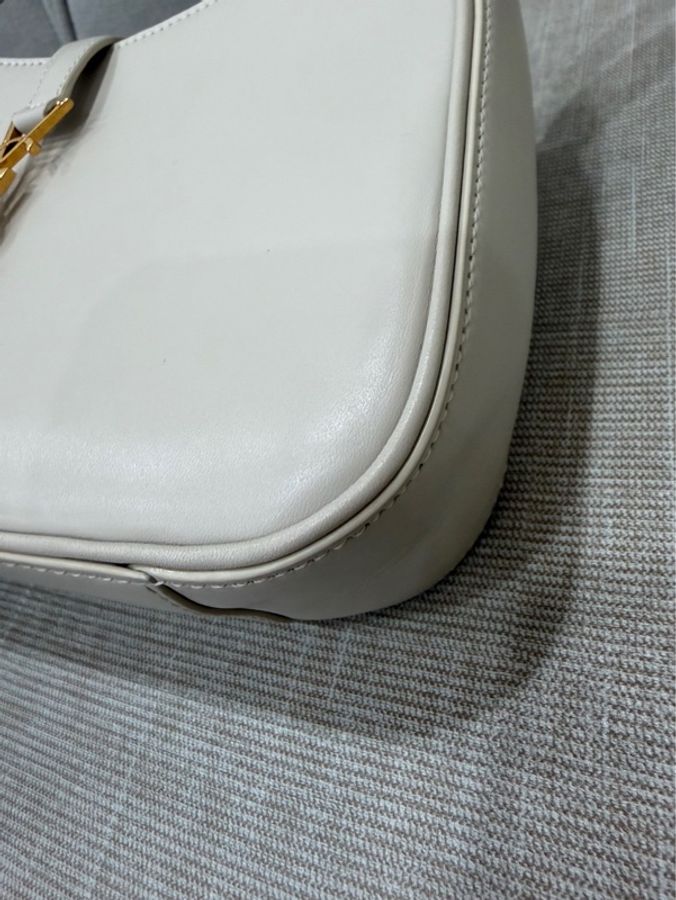 YSL Le 5 A 7 IN SMOOTH LEATHER hobo 腋下包 白色復古金扣-10