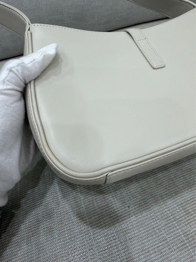 YSL Le 5 A 7 IN SMOOTH LEATHER hobo 腋下包 白色復古金扣-13