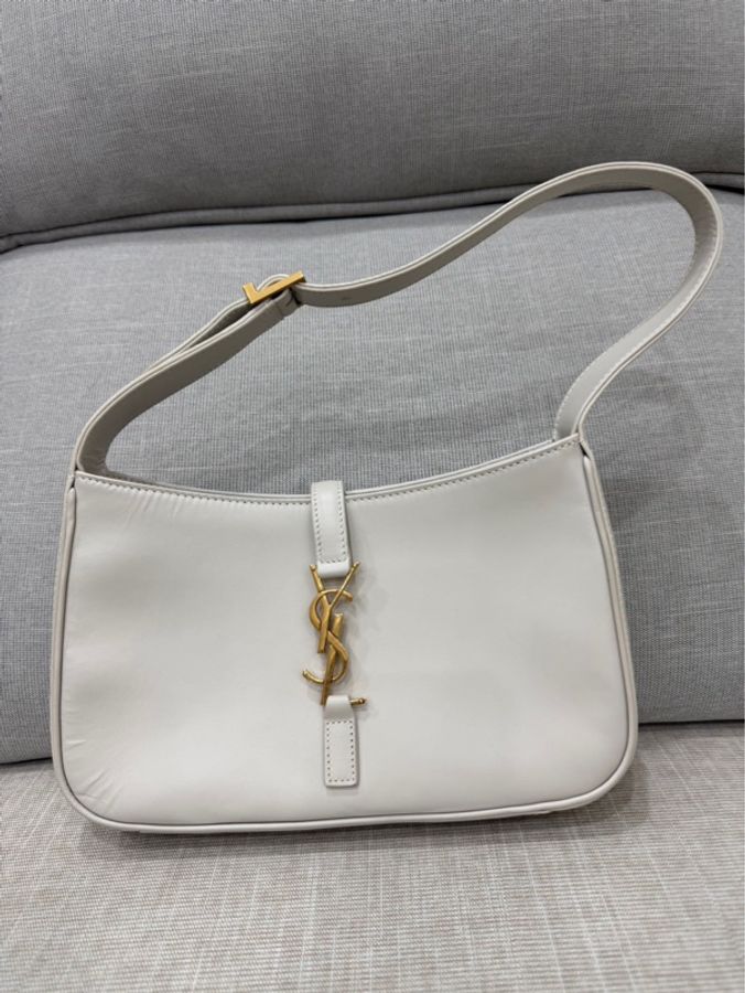 YSL Le 5 A 7 IN SMOOTH LEATHER hobo 腋下包 白色復古金扣-25