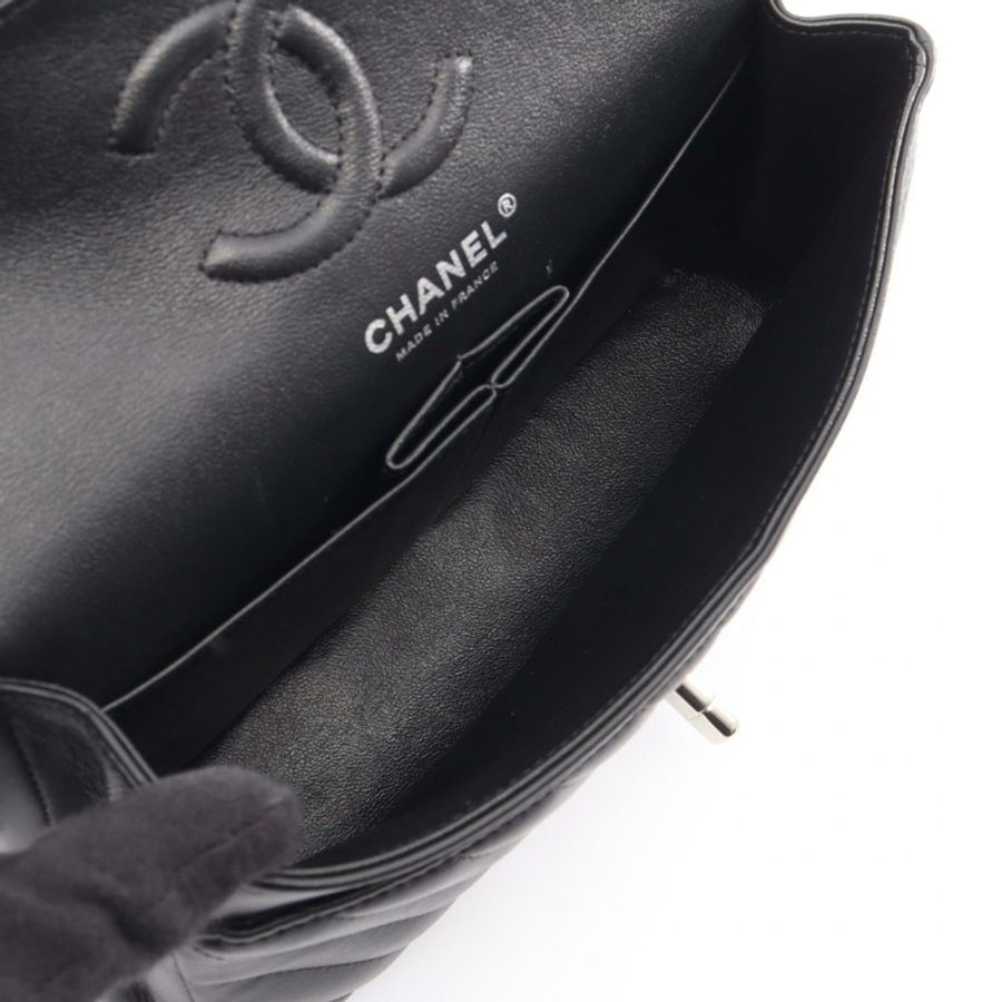 香奈兒 (CHANEL) 羊皮 (Lambskin) 黑色 V 字縫線單肩包,二手女款-2