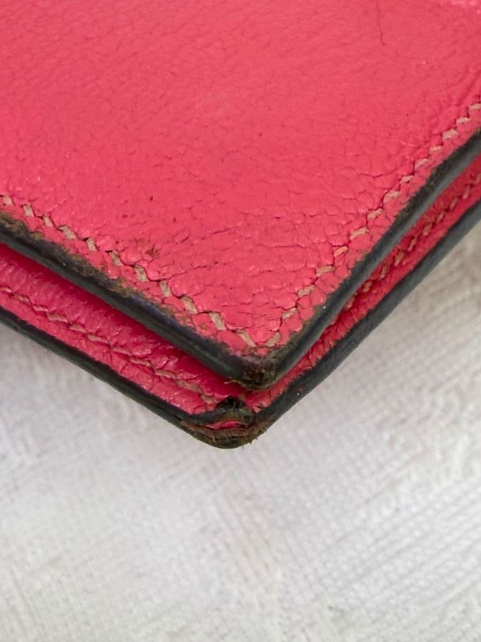 這是一個紅色的 Hermès Bearn wallet-5