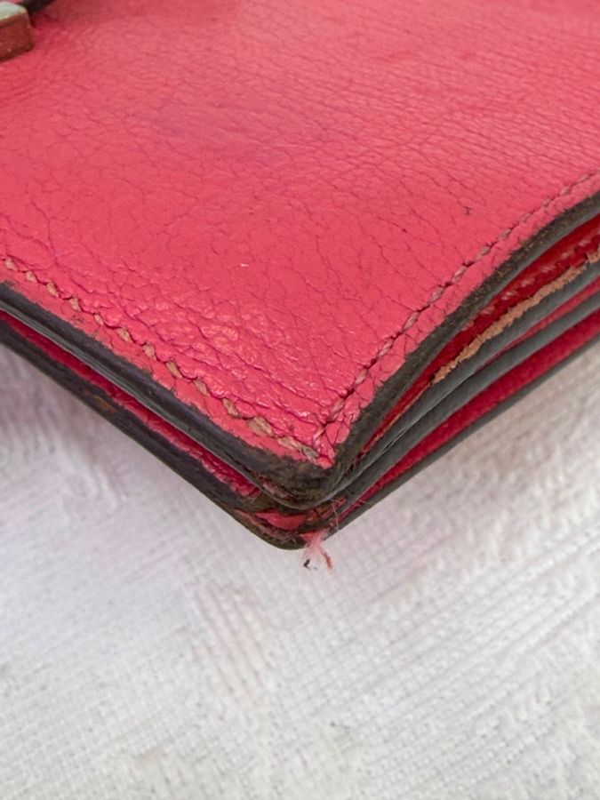 這是一個紅色的 Hermès Bearn wallet-6