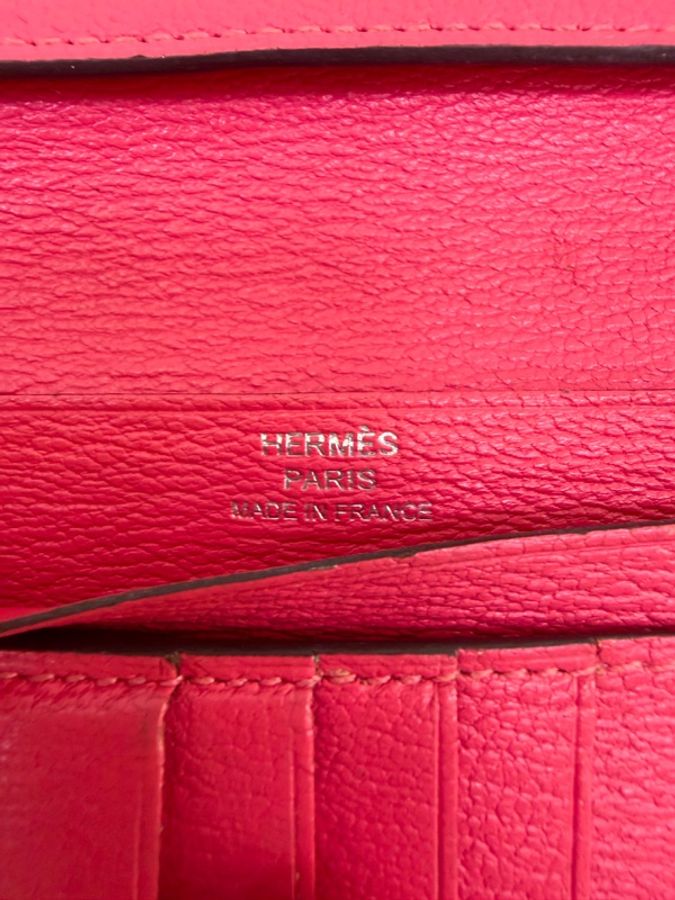 這是一個紅色的 Hermès Bearn wallet-8