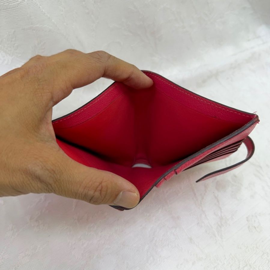 這是一個紅色的 Hermès Bearn wallet-10