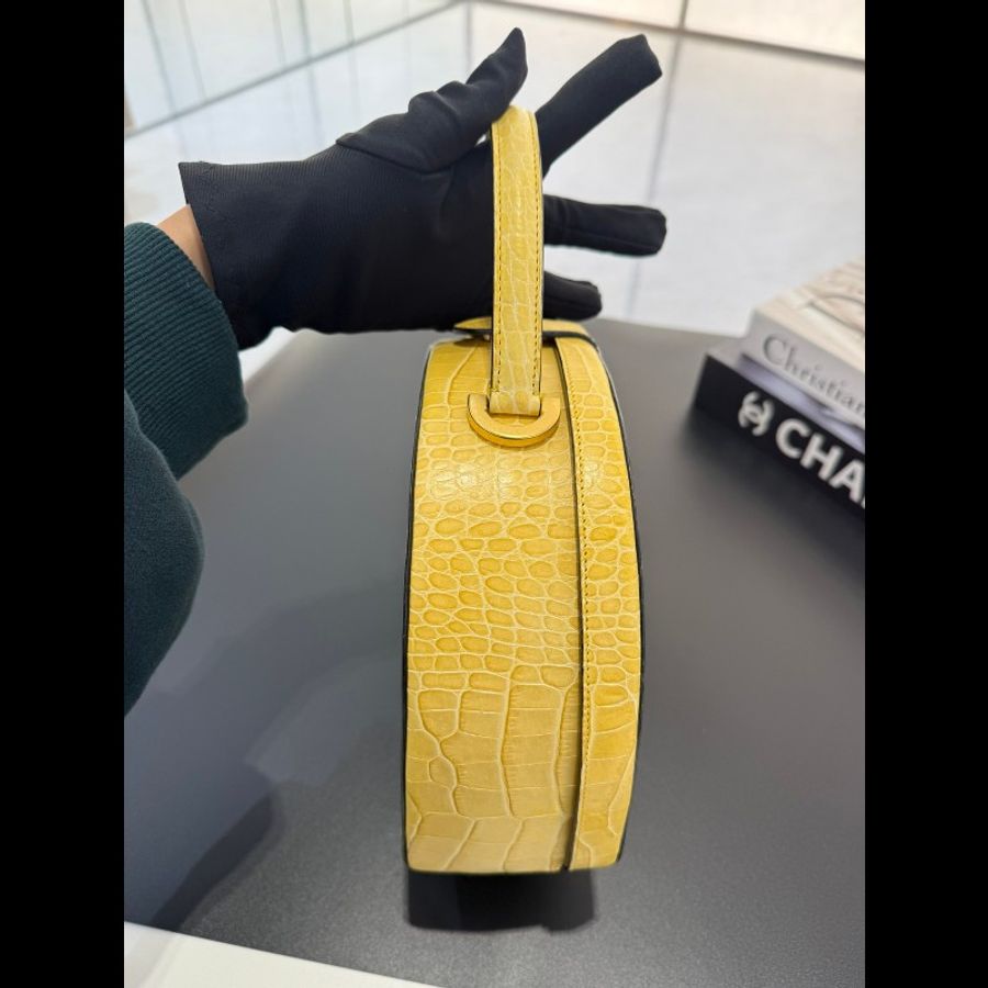 Celine瑟琳 嫩黃色 鱷魚🐊紋手提包 底長18cm 現貨優惠價帶走!-2