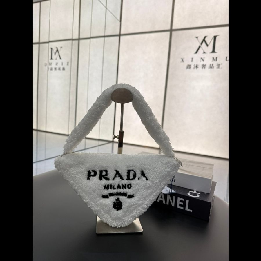 Prada 新款 毛絨 倒三角 hobo腋下包-0