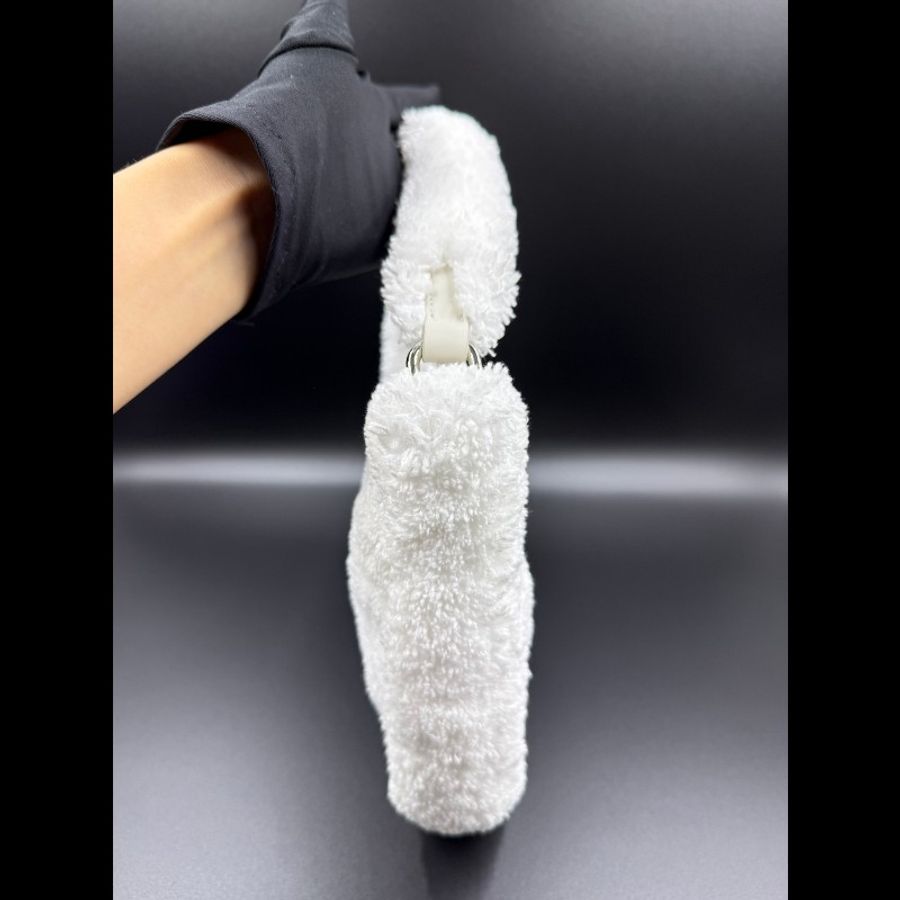 Prada 新款 毛絨 倒三角 hobo腋下包-2