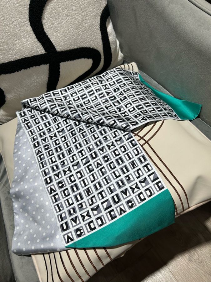 Hermes Maxi Twilly-1
