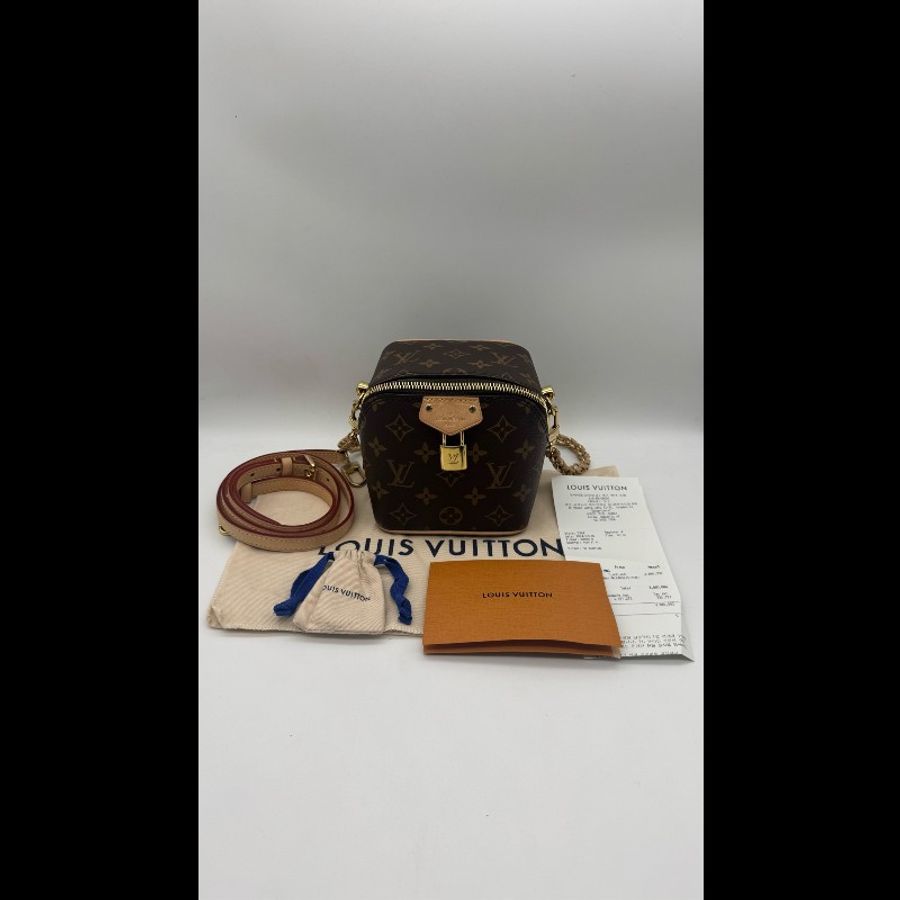 Lv just in case新款骰子包 可拆式雙肩帶,夏日搭配超實用,精緻小巧可愛-0