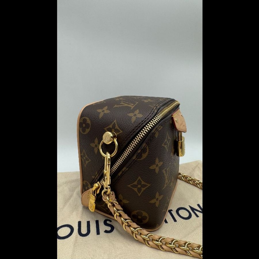 Lv just in case新款骰子包 可拆式雙肩帶,夏日搭配超實用,精緻小巧可愛-2