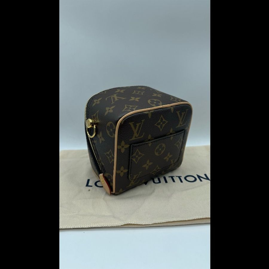 Lv just in case新款骰子包 可拆式雙肩帶,夏日搭配超實用,精緻小巧可愛-3