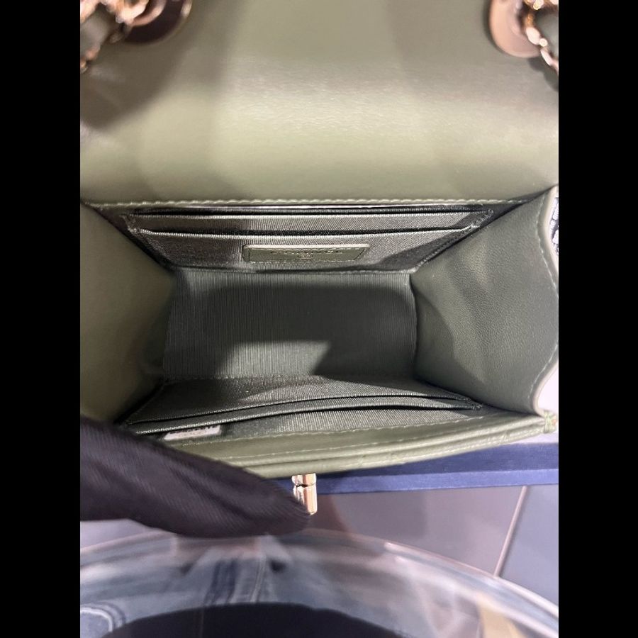 Chanel香奈兒mini trendy CC 酪梨綠色玫瑰金扣斜挎鏈條包,底角磨損,內裡乾淨。-5