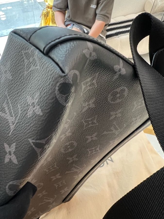 Lv路易威登黑花男斜挎-12