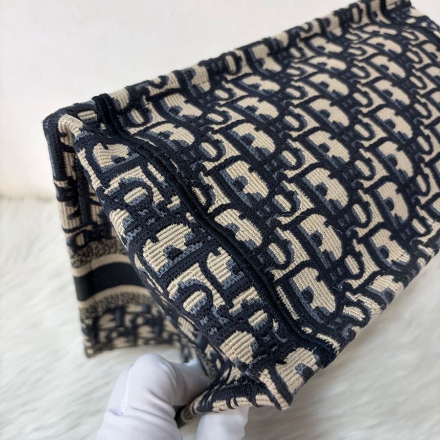 Dior M1265 深藍緹花布 Oblique 刺繡 Booktote手提包 托特包 小號-6