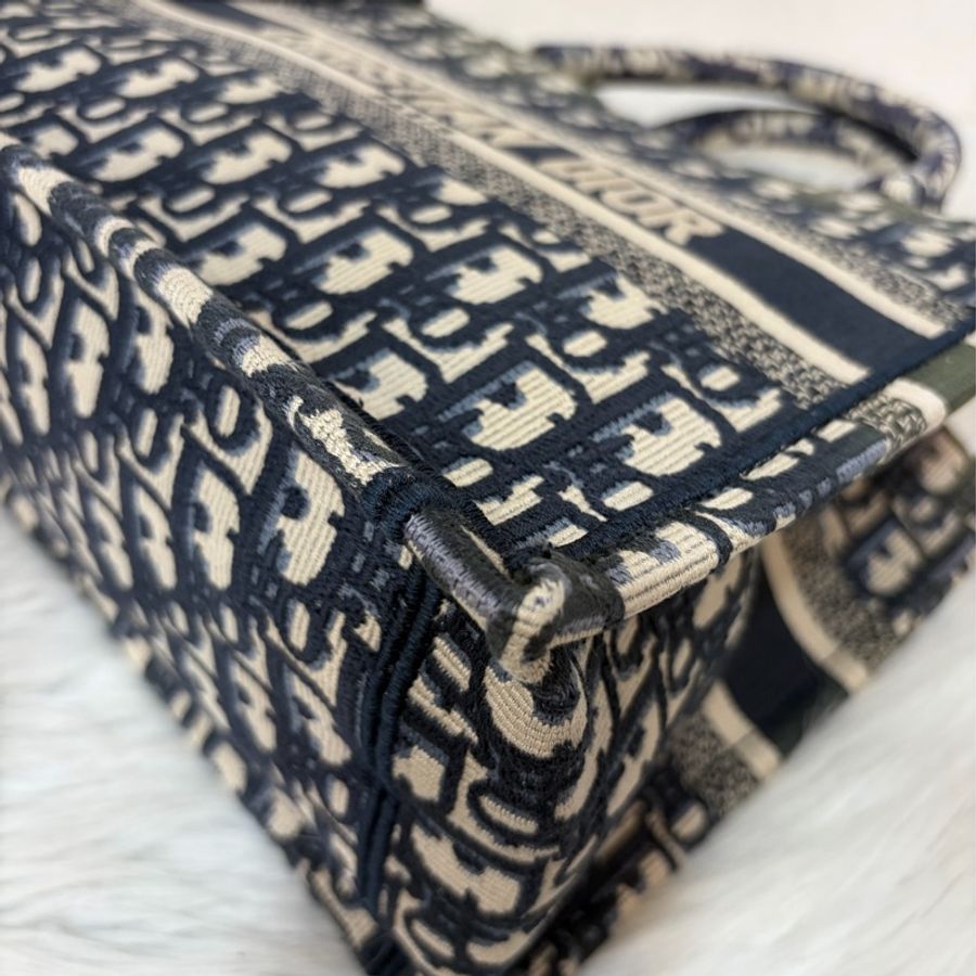 Dior M1265 深藍緹花布 Oblique 刺繡 Booktote手提包 托特包 小號-8
