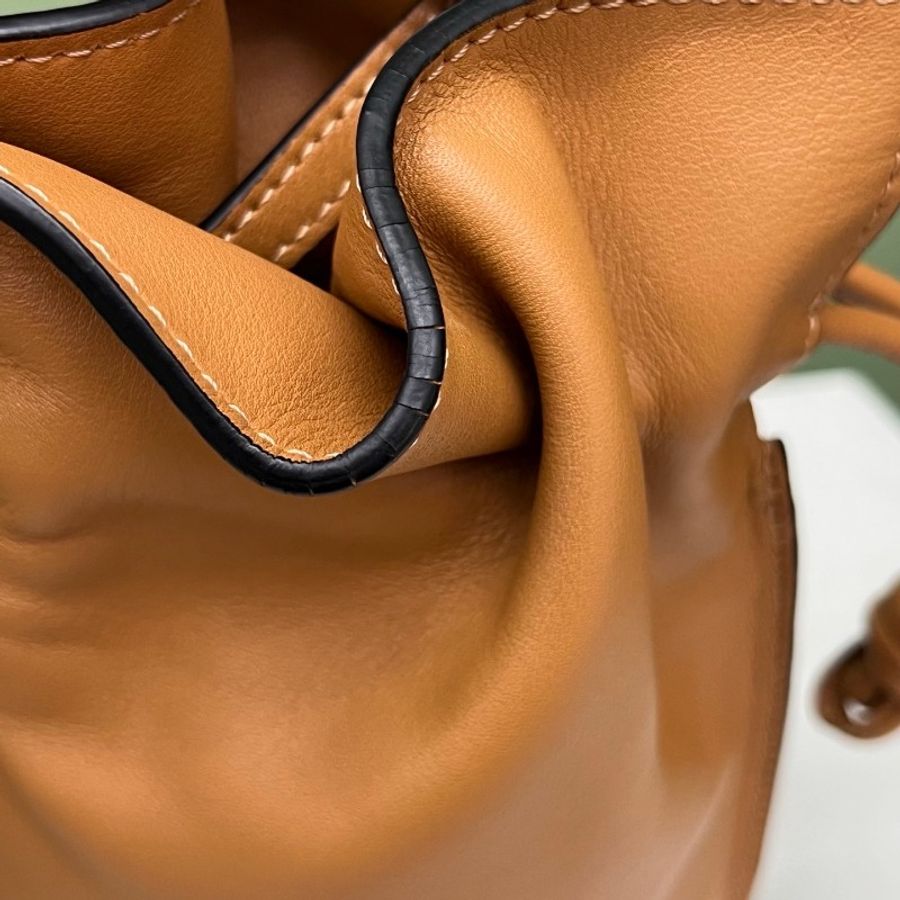 Loewe焦糖色手機包-1