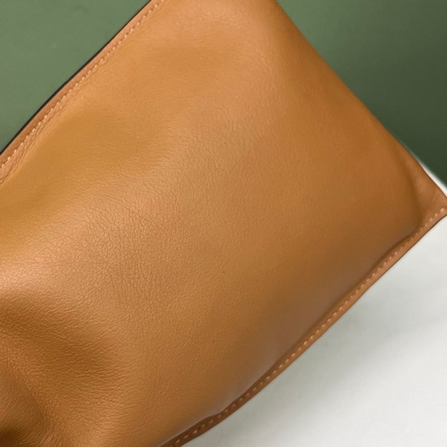 Loewe焦糖色手機包-2