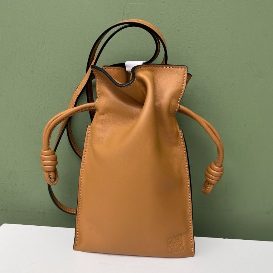 Loewe焦糖色手機包-6
