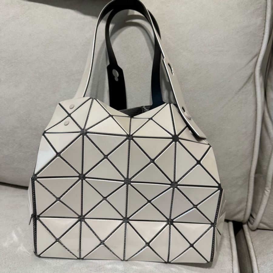 Issey miyake baobao 三宅一生鑽石包 三宅一生carat 大號 白色-3