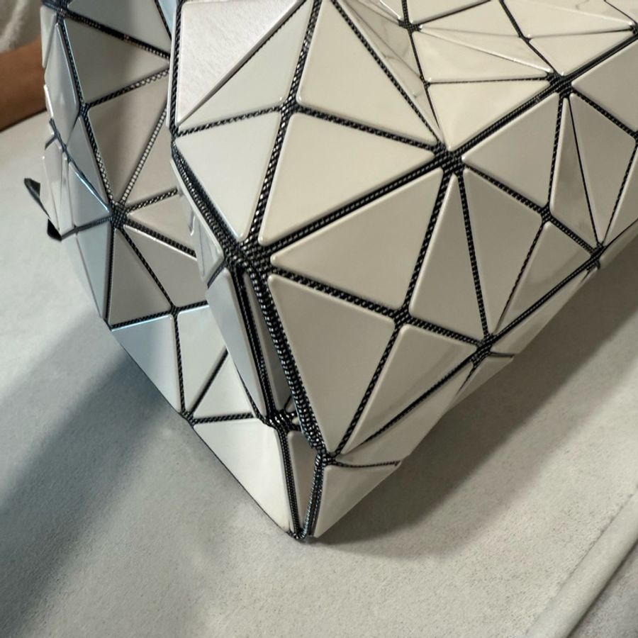 Issey miyake baobao 三宅一生鑽石包 三宅一生carat 大號 白色-4