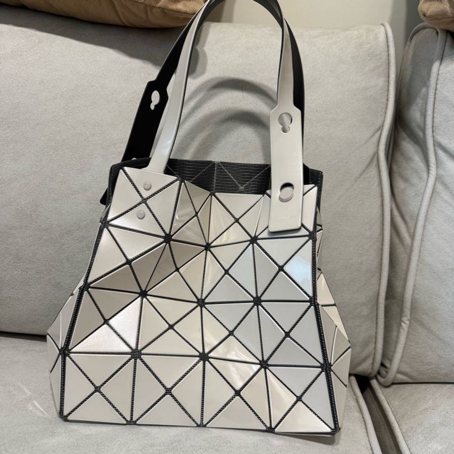 Issey miyake baobao 三宅一生鑽石包 三宅一生carat 大號 白色-9
