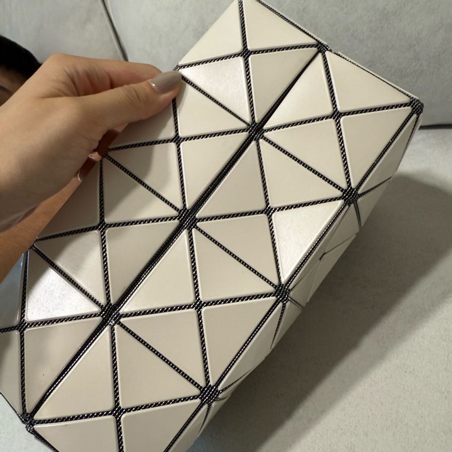 Issey miyake baobao 三宅一生鑽石包 三宅一生carat 大號 白色-13