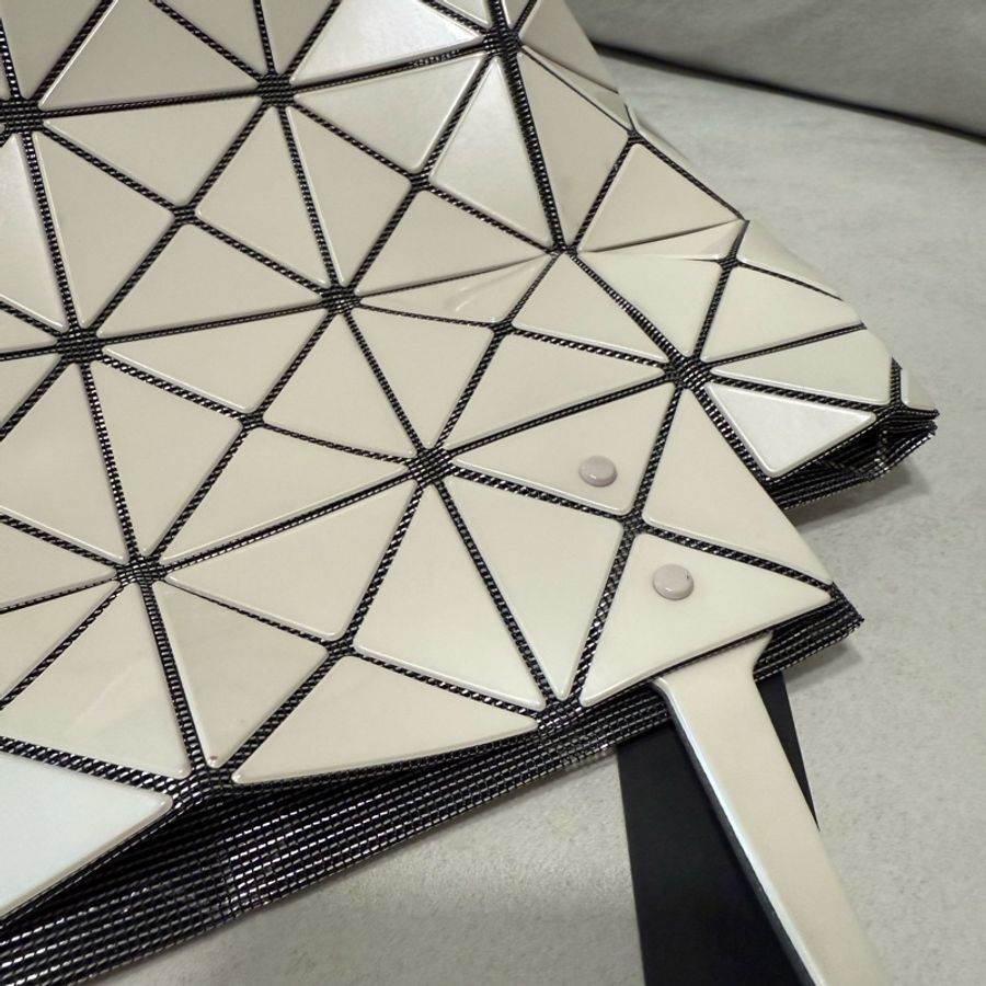 Issey miyake baobao 三宅一生鑽石包 三宅一生carat 大號 白色-15