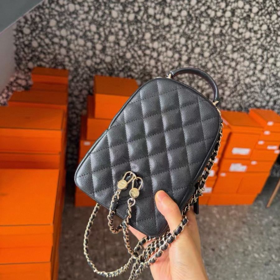 Chanel 荔枝皮黑金小書包芯片款-2