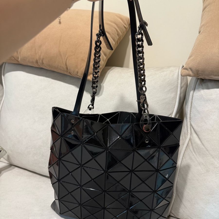 Issey miyake baobao 三宅一生 6x6 托特 黑色-7