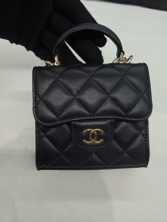 Chanel香奈兒 22A 黑金手柄小廢包-1